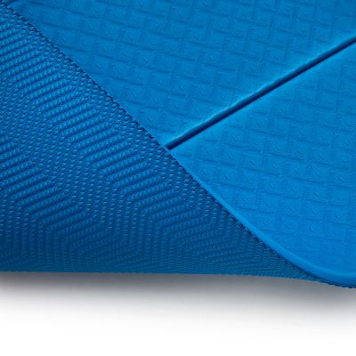 17. Reebok 11050BL Yoga Mat