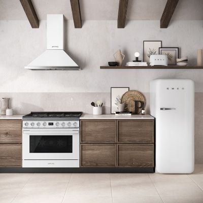 24. SMEG toaster white model TSF01WHEU