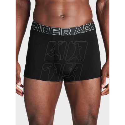 4. Under Armor M 1383891-001 boxers