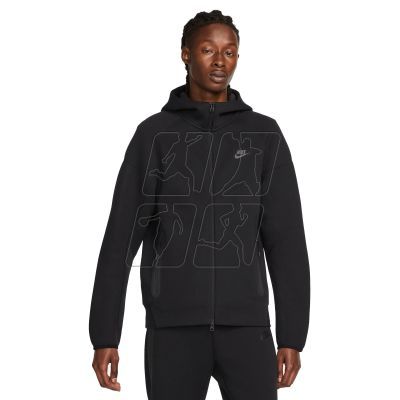 5. Nike Tech Fleece M FB7921-010 sweatshirt