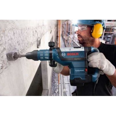 2. Bosch GSH 7 VC Black, Blue 1500 W