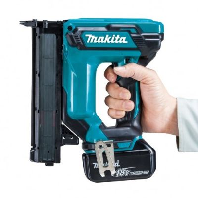 2. Makita DFN350Z Pneumatic Nailer/Stapler
