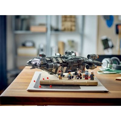 8. LEGO Star Wars 75374 Onyx Cinder