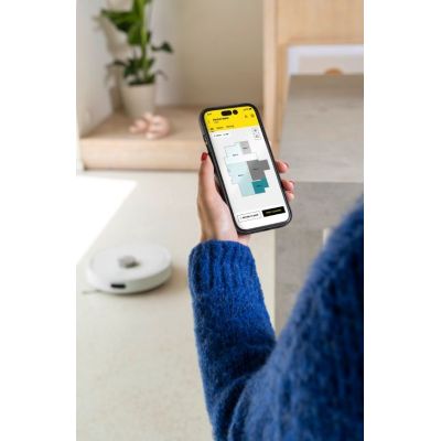 18. KARCHER RVC 3 cleaning robot