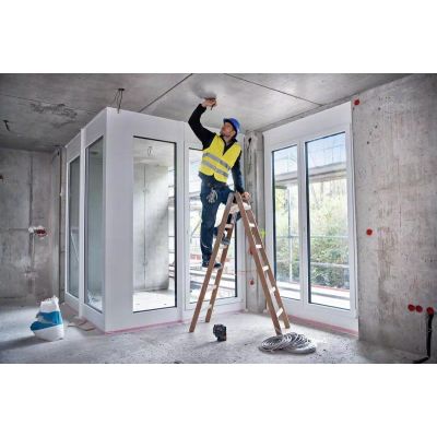 3. BOSCH GCL 2-50 G cross-point laser + tripod