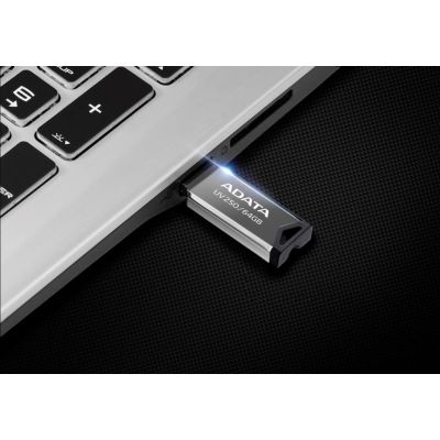 4. Flash drive ADATA UV250 AUV250-32G-RBK (32GB; USB 2.0; silver)