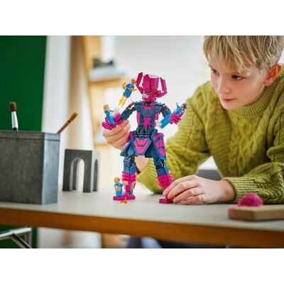 20. LEGO Marvel Super Heroes 76316 Fantastic Four vs. Galactus