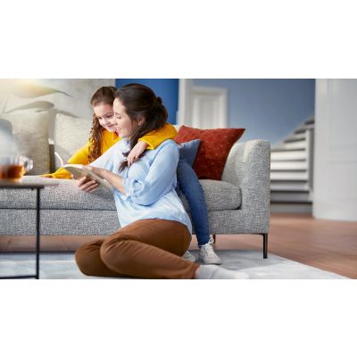 42. Philips FC9744/09 vacuum cleaner (650W; green)
