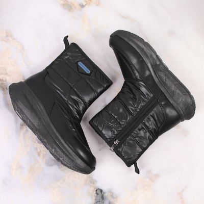 7. Filippo W PAW396B insulated sports snow boots with zipper