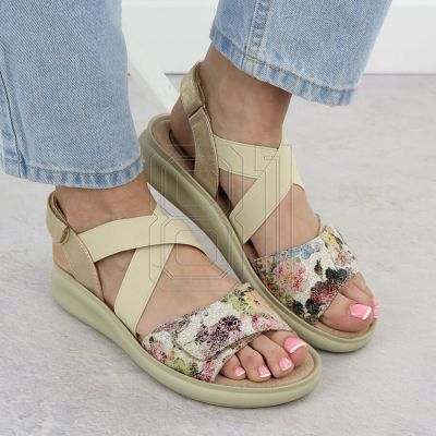 7. Jezzi W 24142 JEZ448B Comfort Sandals