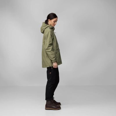 8. Fjällräven Vardag Anorak W F87009-620 softshell jacket