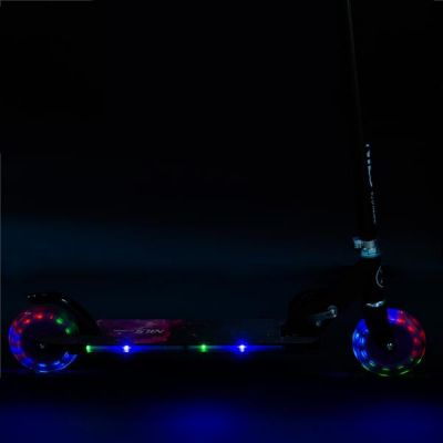 3. Nils Extreme HD025 Led Jr 16-50-306 Scooter
