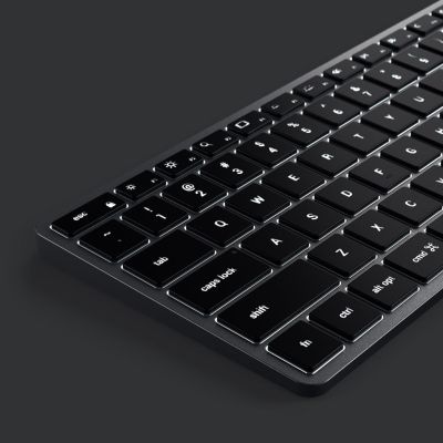 4. Satechi Slim X2 Bluetooth Backlit Keyboard – wireless keyboard with numeric keypad (Space Gray) US