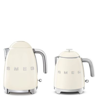 38. SMEG KLF05CREU mini 0.8L creme kettle