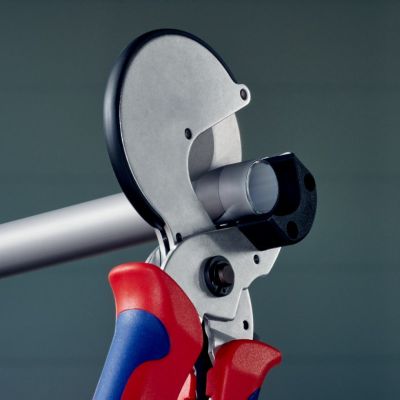 28. KNIPEX PIPE CUTTER FOR COMPOSITE AND PLASTIC PIPES