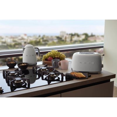 73. SMEG CLF03WHMEU Electric Kettle