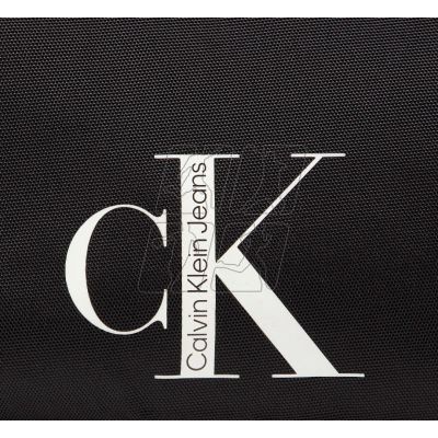 3. Calvin Klein Jeans Essentials cosmetic bag K50K509851