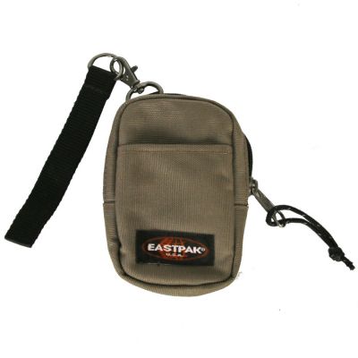 3. Eastpak Case EK686237