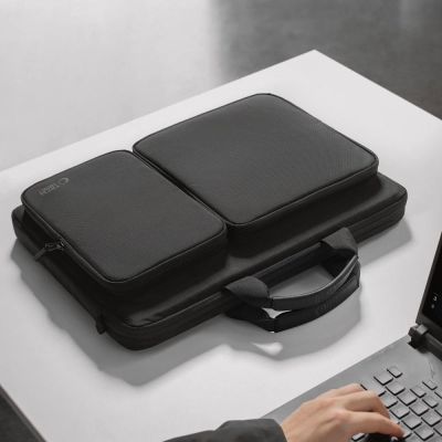 11. Tech-Protect Defender Bag for 17" Laptop - Black