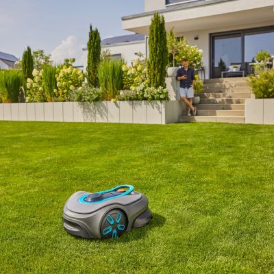 4. Gardena smart SILENO free Robot Lawnmower Battery Black, Gray
