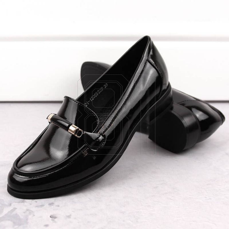 13. Potocki W WOL204B black patent shoes