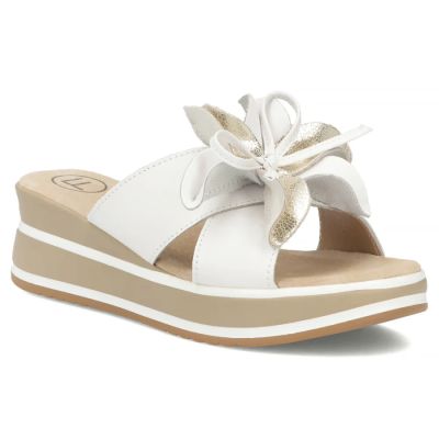 Women's leather wedge sandals with a flower, white Filippo DK7636
