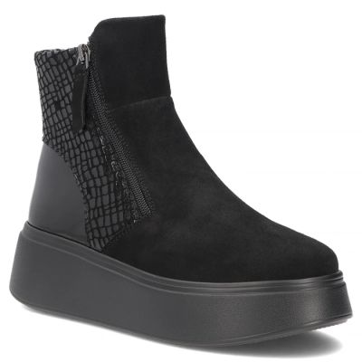 Women's leather ankle boots on a black platform Filippo DBT8077/26