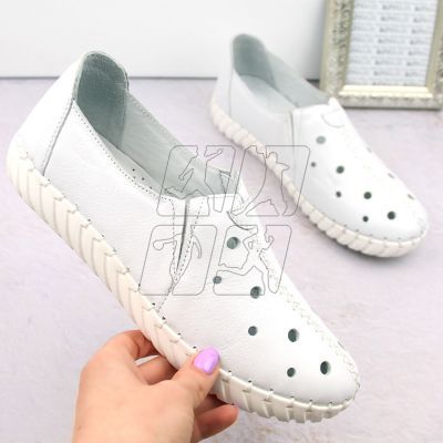 2. Artiker W HBH66A white openwork leather shoes