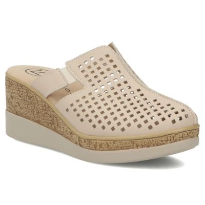 Leather wedge sandals with closed heel, beige, Filippo DK6818