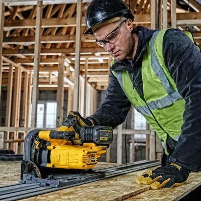 3. FLEXVOLT Aku 54V DCS520T2 DEWALT Circular Saw