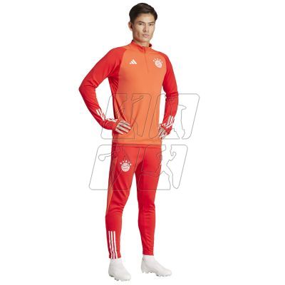 4. Adidas FC Bayern Training Top M IQ0609 sweatshirt