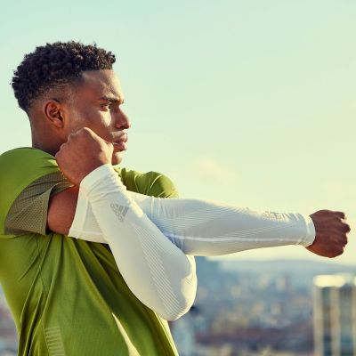 5. adidas S/M ADSL-13023WH compression sleeves