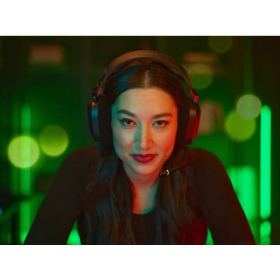 7. Corsair HS80 RGB Wireless Carbon headphones