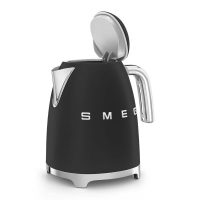 48. Smeg KLF03BLMEU electric kettle