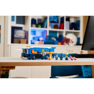 9. LEGO Sonic 77006 Sonic and Special Mission Vehicle