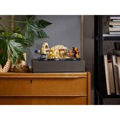 2. LEGO Star Wars 75380 Diorama: Mos Espa Speeder Race