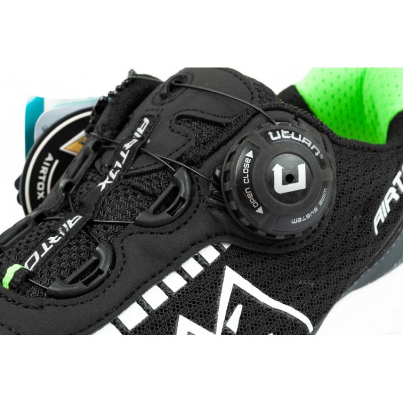 4. Airtox Safety Powerbreeze YY220CA Hiking Shoes