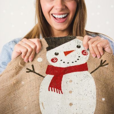 6. JUTE GIFT BAG 70X50CM SNOWMAN