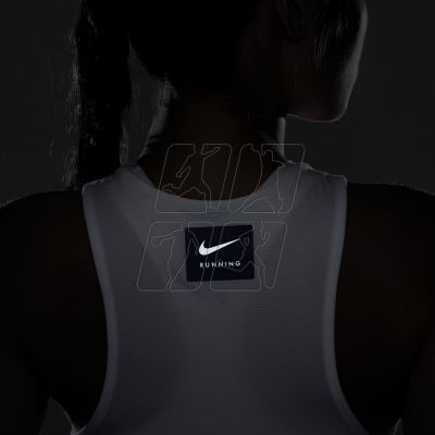 5. Nike Dri-FIT Retro T-shirt W DD5989-100