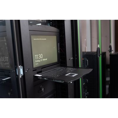 26. Digitus Modular Console with 17” (43.2 cm) TFT Monitor, 8-Port KVM Switch & Touchpad, US Keyboard