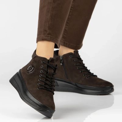 8. Women's leather suede ankle boots on a dark brown platform Filippo DBT4215