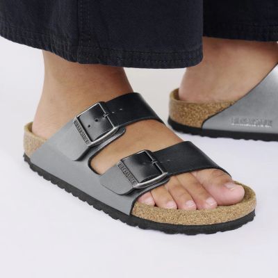 3. Birkenstock Unisex Arizona BS 1029224 Flip-Flops