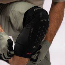 LEATT Knee Guard 6.0 Evo Lite Knee Guards