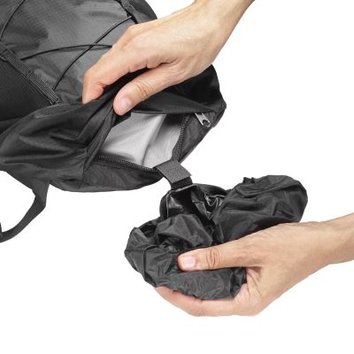 3. Salomon XT 10 Backpack LC2858500 Black One size