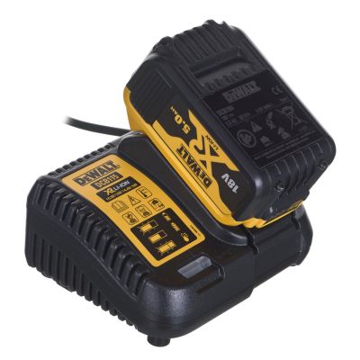 5. DeWalt DCM565P1 Cordless Chainsaw