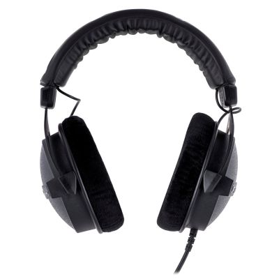 2. Beyerdynamic DT 770 PRO 250 OHM BLACK LIMITED EDITION - Closed studio headphones
