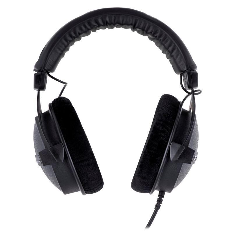 2. Beyerdynamic DT 770 PRO 250 OHM BLACK LIMITED EDITION - Closed studio headphones