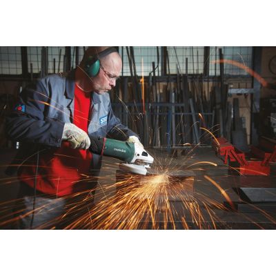 2. METABO 230 WEA 24-230 MVT QUICK angle grinder