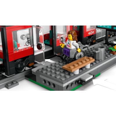 7. LEGO City 60423 City Tram with Station