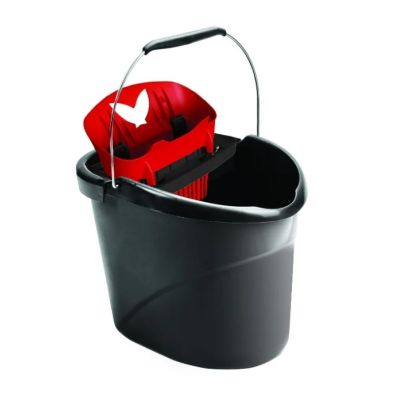 4. Vileda Ultramax squeezer bucket